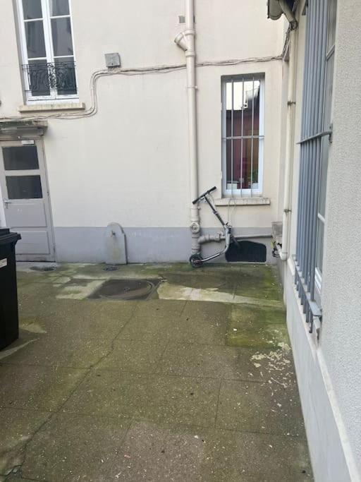 Studio Cosy Refait A Neuf Levallois Exterior foto